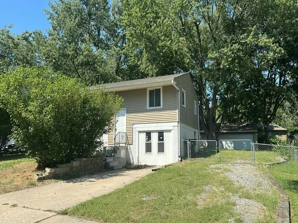 18202 E Lexington Rd, Independence, MO 64058