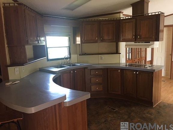 3rd image of 7486 False River Rd