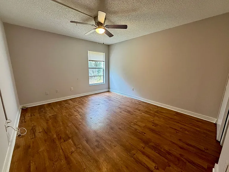 J Wyoming Apartments — Photo 10