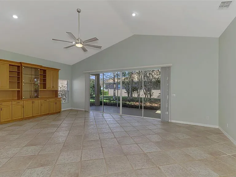 5271 Highbury Cir — Photo 10
