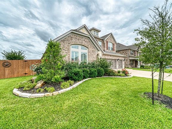 3rd image of 2601 Belliser Ct