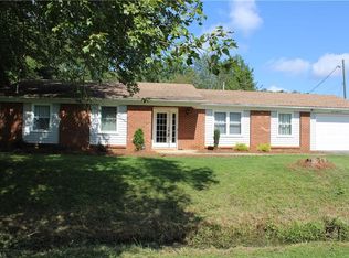 209 Stonehedge Dr, King, NC 27021