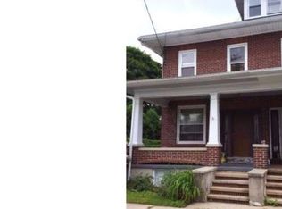31 N Robeson St, Robesonia, PA 19551