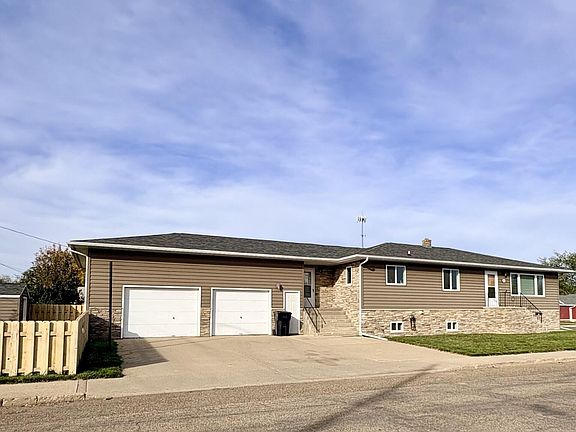 2nd image of 901 4th Ave W