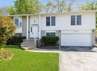 1437 S Busse Rd, Mount Prospect, IL 60056