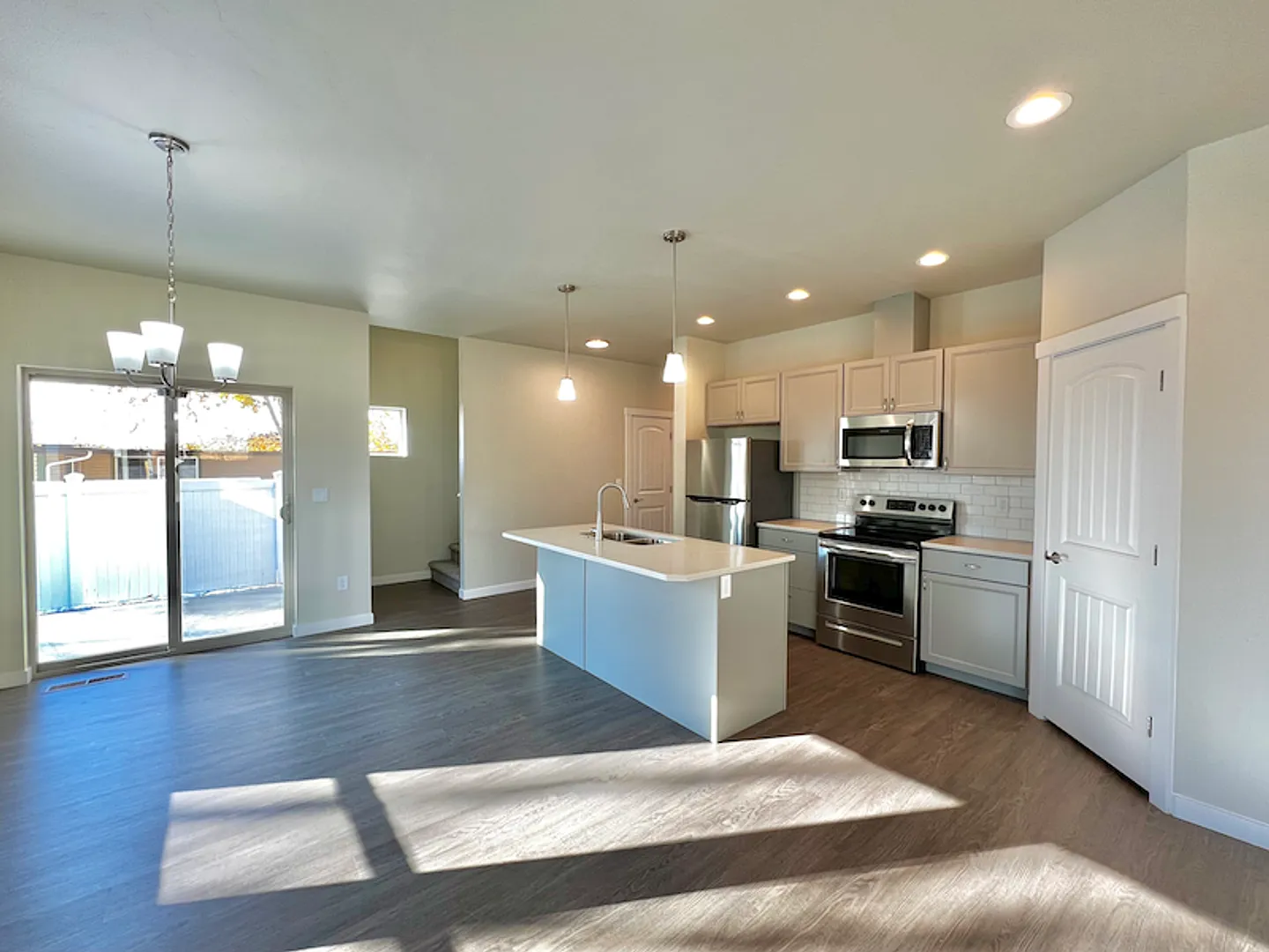 3 Bed 2 Bath Townhouse Near Foothills — Photo 1