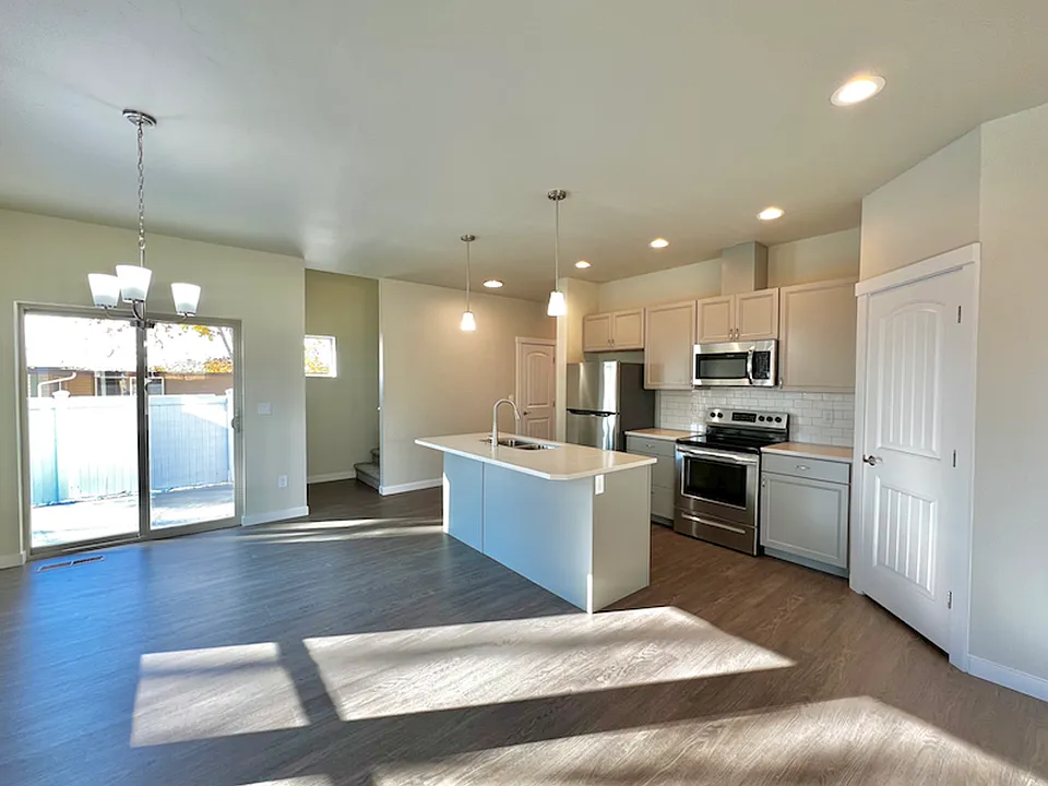 5899 W Castle Dr