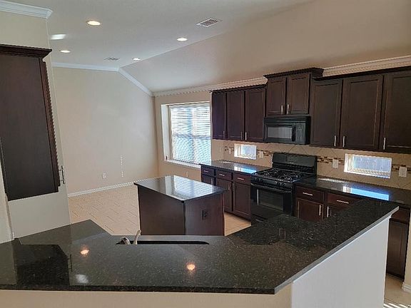 4th image of 19719 Karlanda Ln