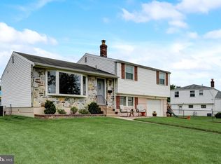 833 Rennard St, Philadelphia, PA 19116