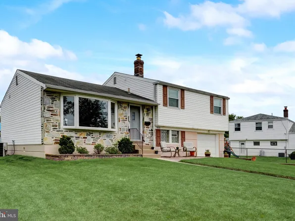 833 Rennard St, Philadelphia, PA 19116