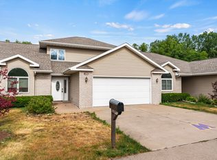 1708 Cobblestone Dr, Muscatine, IA 52761