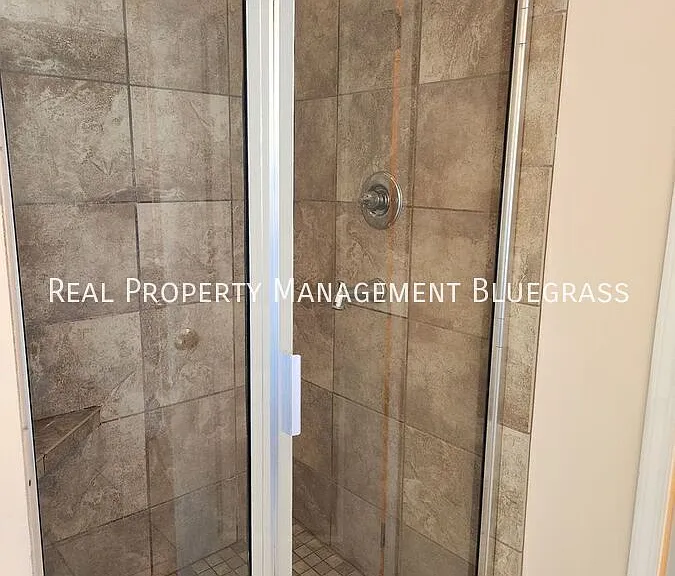 4715 Larkhill Ln — Photo 10