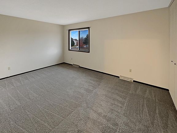 5th image of 2360 Londin Ln E