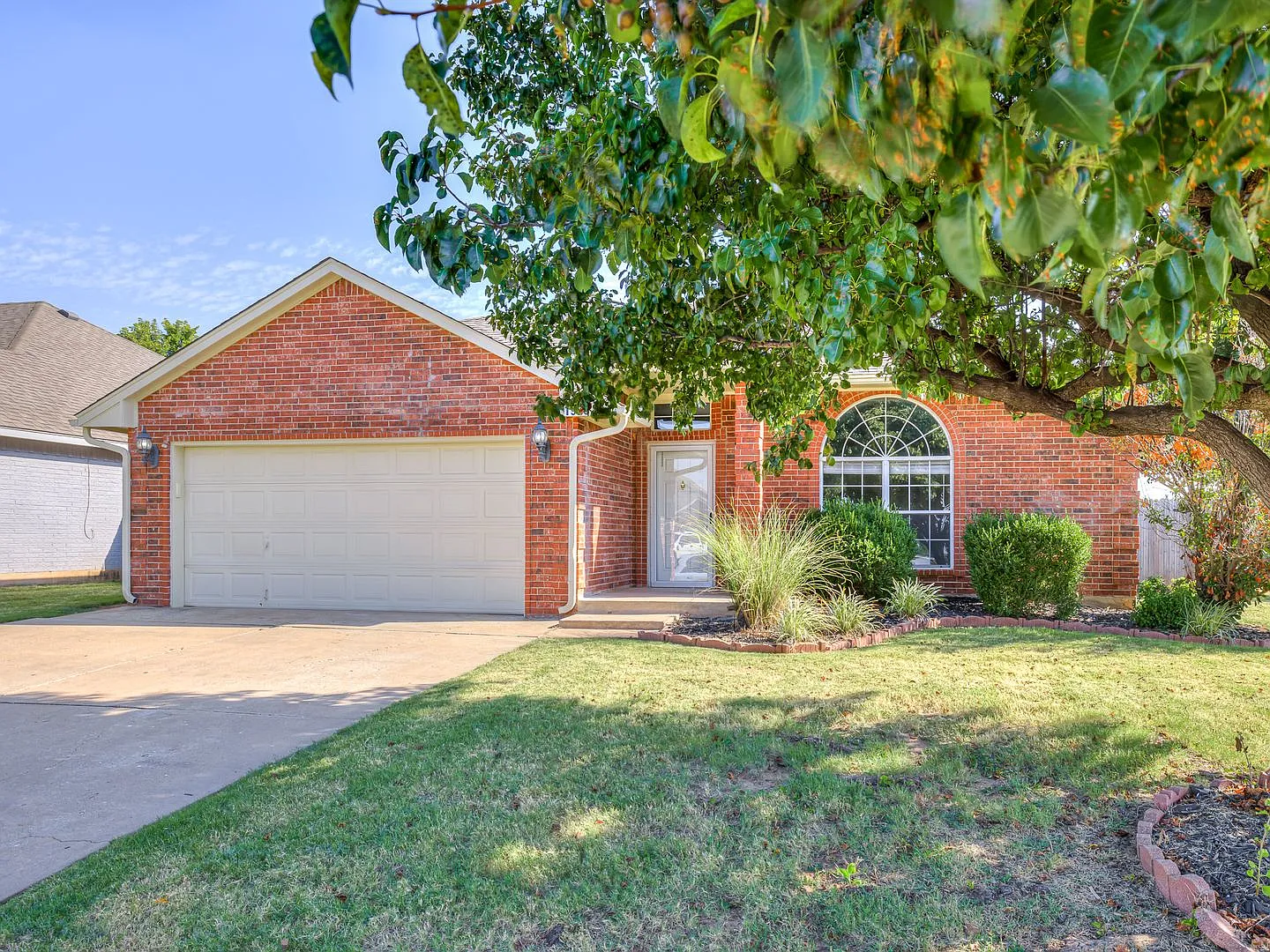 Beautiful home in Edmond — Photo 2