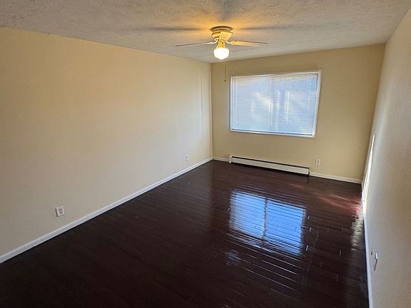 4th image of 3627-3631 N Rockton Ave #3631-207