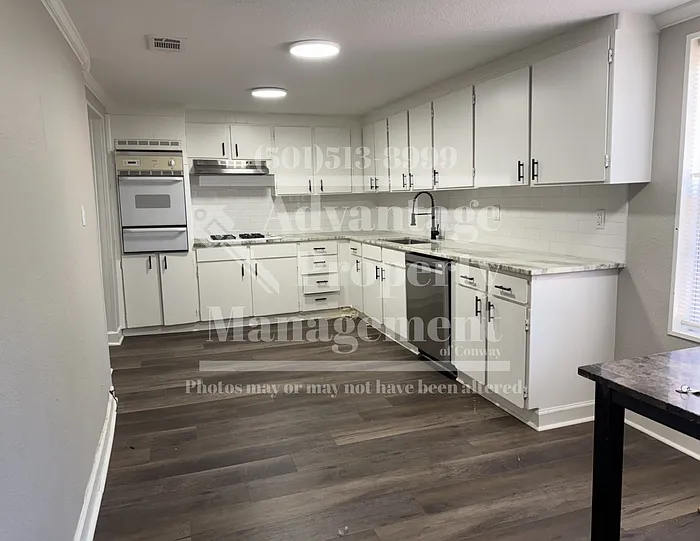 1519 Phyllis St — Photo 4