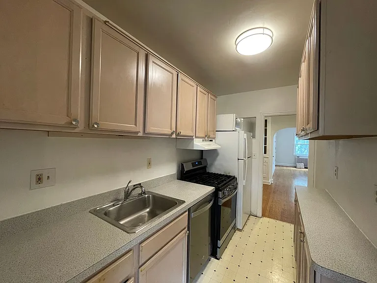 2614 41st Street NW — Photo 45