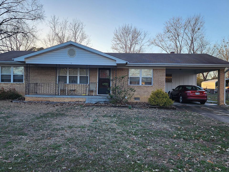1st image of 218 E Circle Dr