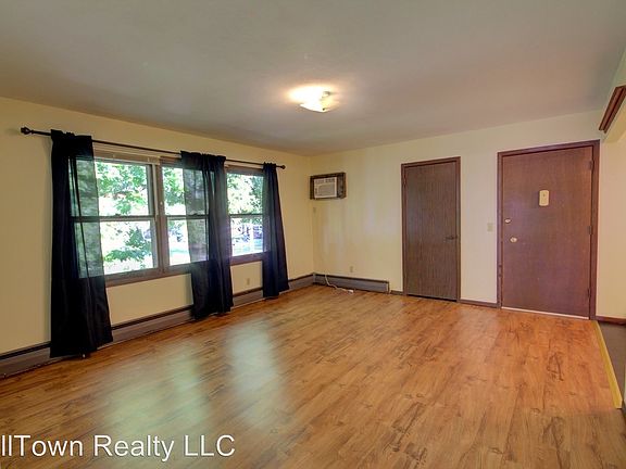 5th image of 2716 34th St APT 10