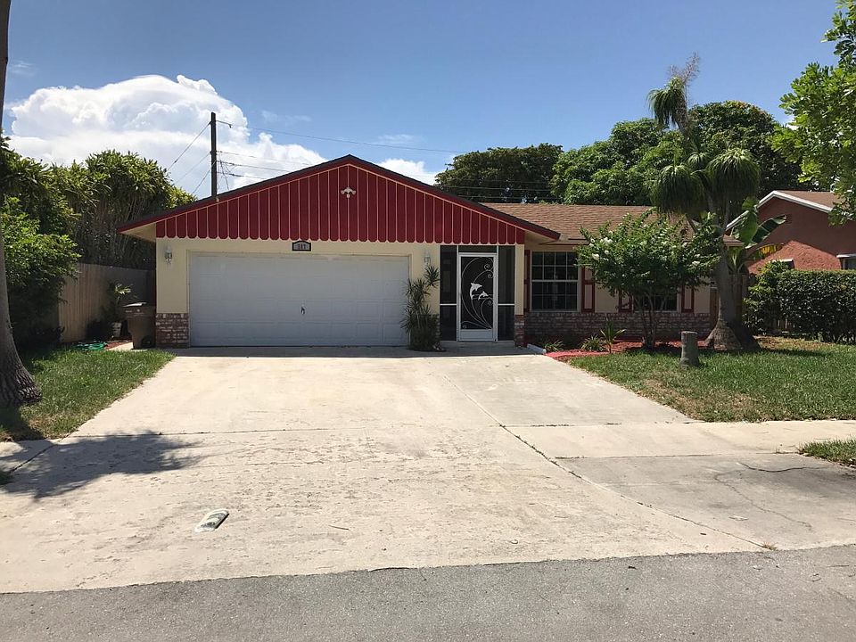 1st image of 387 SW 34th Ter