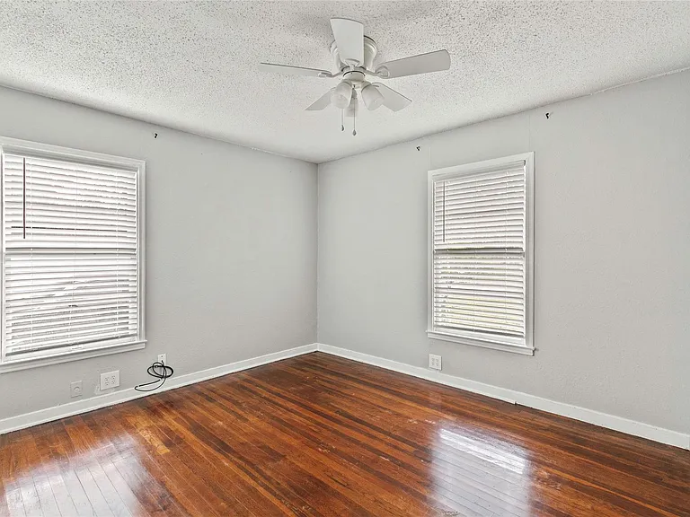 223 Jasmine St — Photo 12