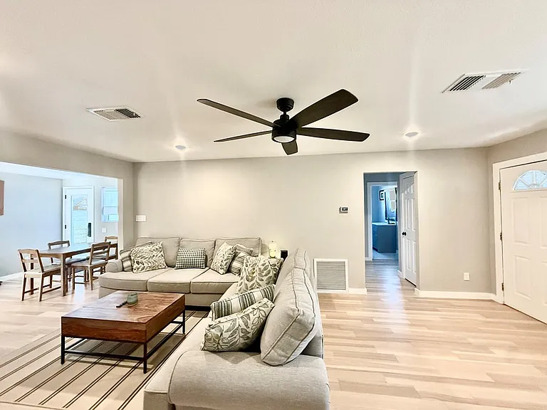 200 Santa Rita Dr — Photo 5