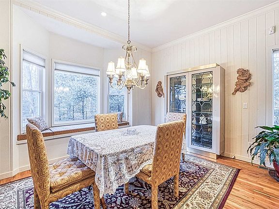 5th image of 30 Esplanade Dr