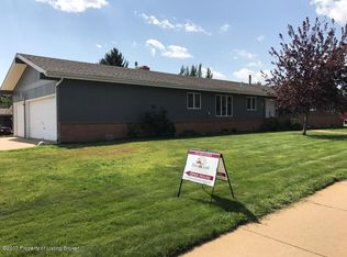 1147 Empire Rd, Dickinson, ND 58601