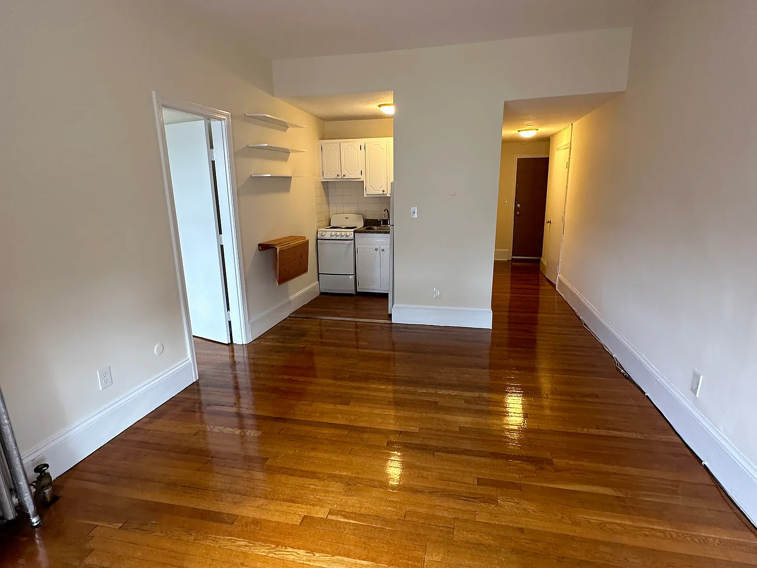 1 bed, 9999 sqft, $2,000 — Photo 2