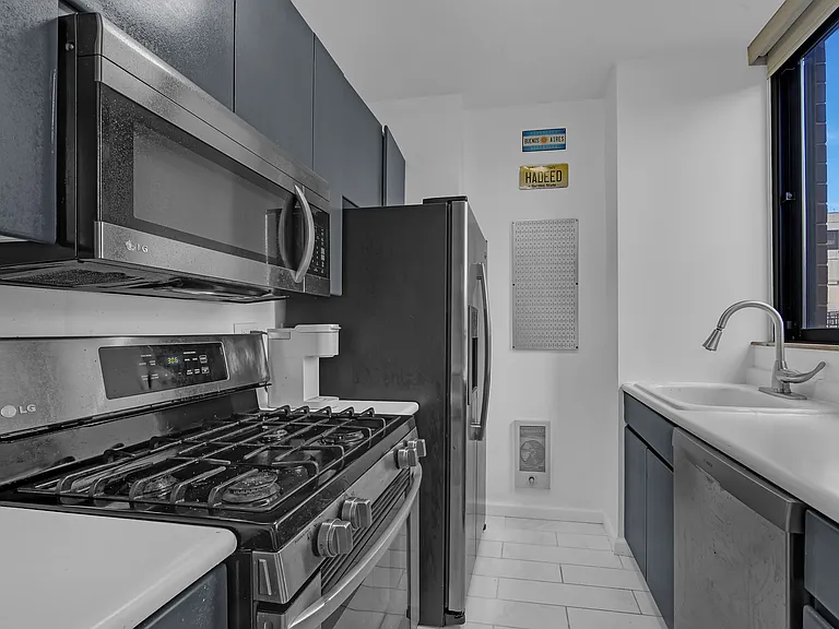 304 E 65th St #11C — Photo 12