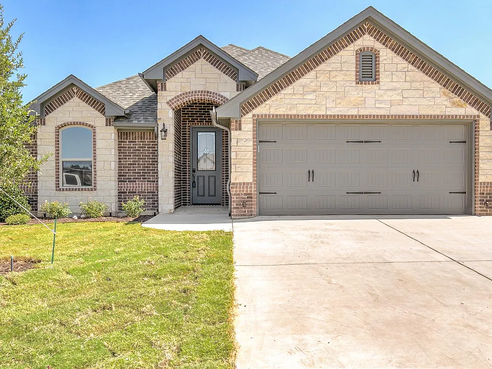 243 Jacinth Ln