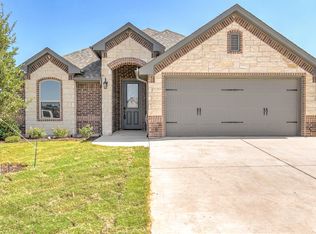 243 Jacinth Ln, Granbury, TX 76049