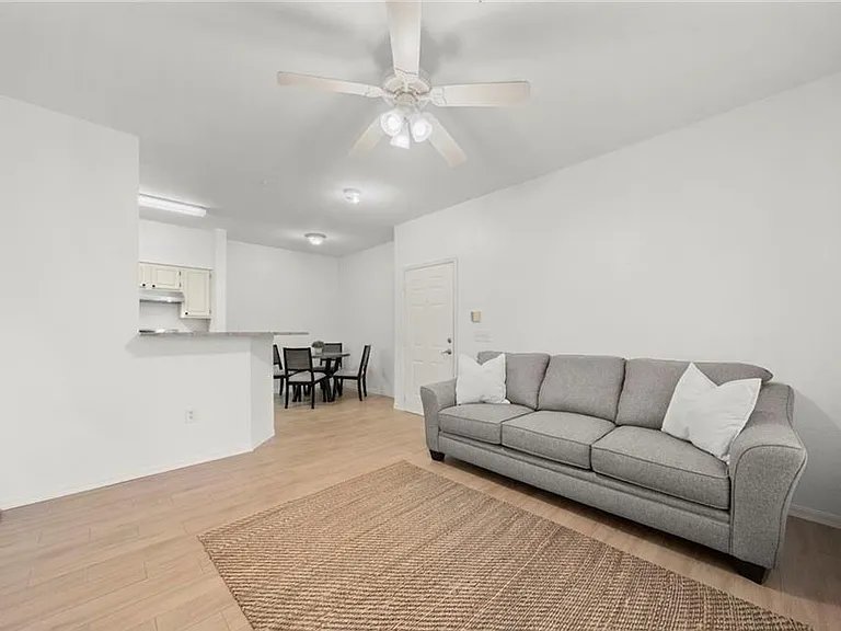 23500 Walden Center Dr #206 — Photo 7