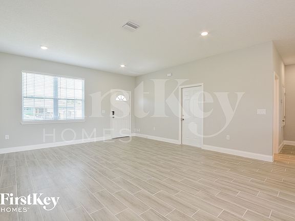 3rd image of 308 Camellia Ct