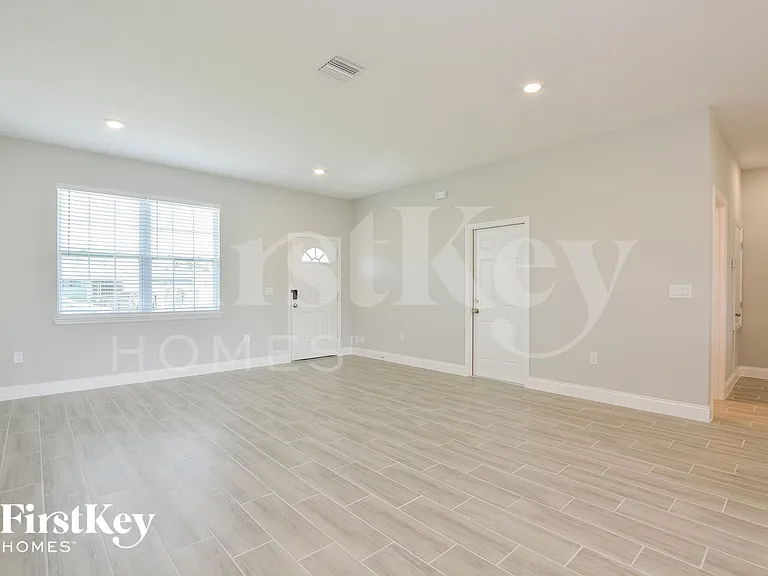 308 Camellia Ct — Photo 3