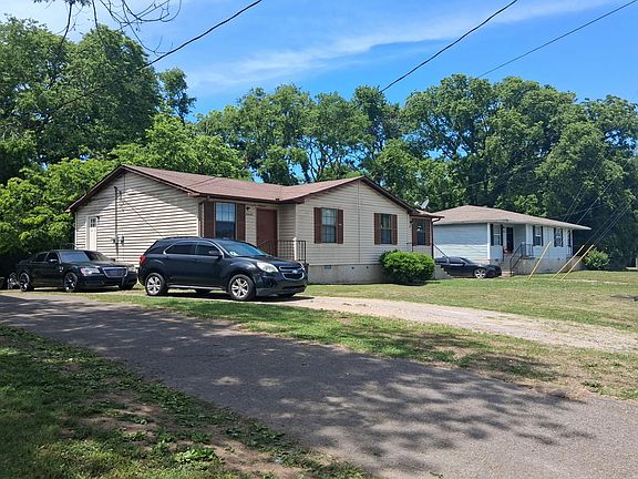 3rd image of 2842 Vista Ln