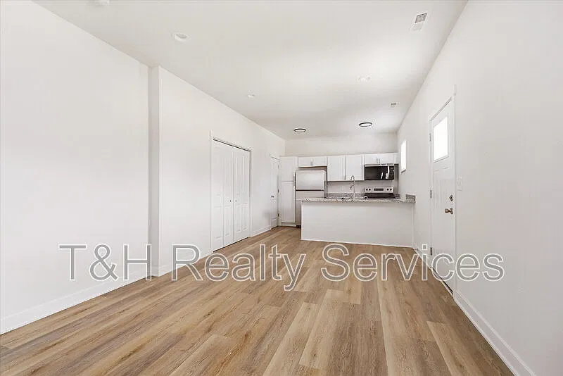 2 bed, 2.5 bath, 938 sqft, $1,525 — Photo 4