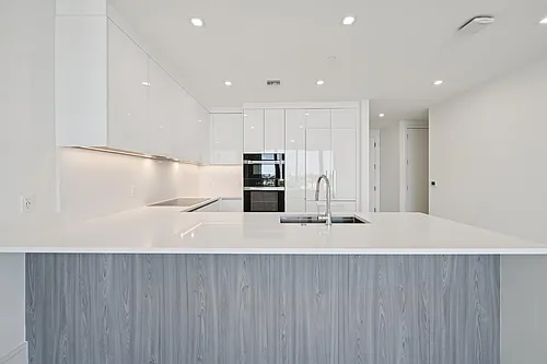 220 Lake Shore Dr Photo 1