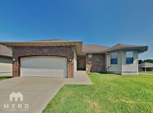 417 E Cottage Pl, Republic, MO 65738