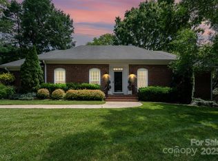 935 Trentle Ct, Charlotte, NC 28211