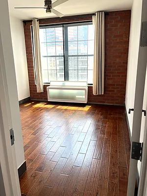 Rented by Chase Global Realty Corp | media 15