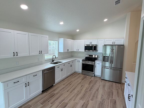 4th image of 2921 Blackburn Ave