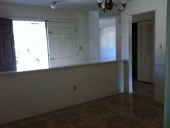 Entry/Dining