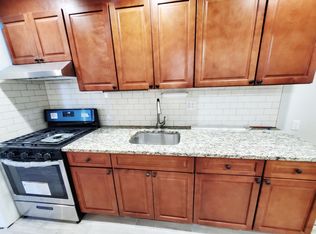 28-02 Ditmars Blvd #1F, Astoria, NY 11105
