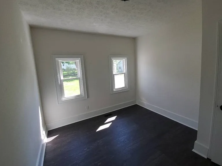 4309 Gifford Ave — Photo 44