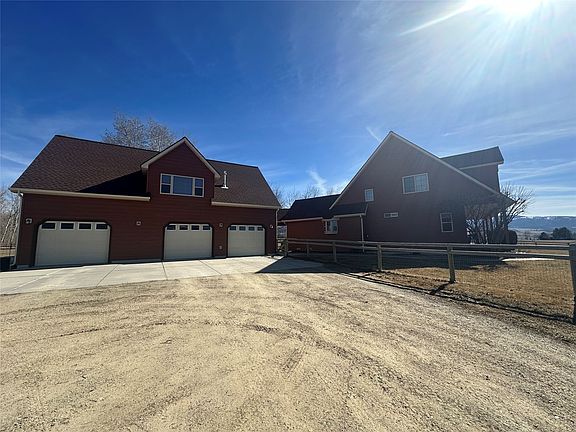 3rd image of 624 Crooked Creek Dr