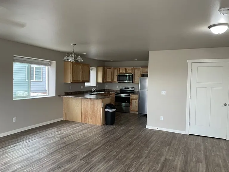 1540 Aryn Ln — Photo 3