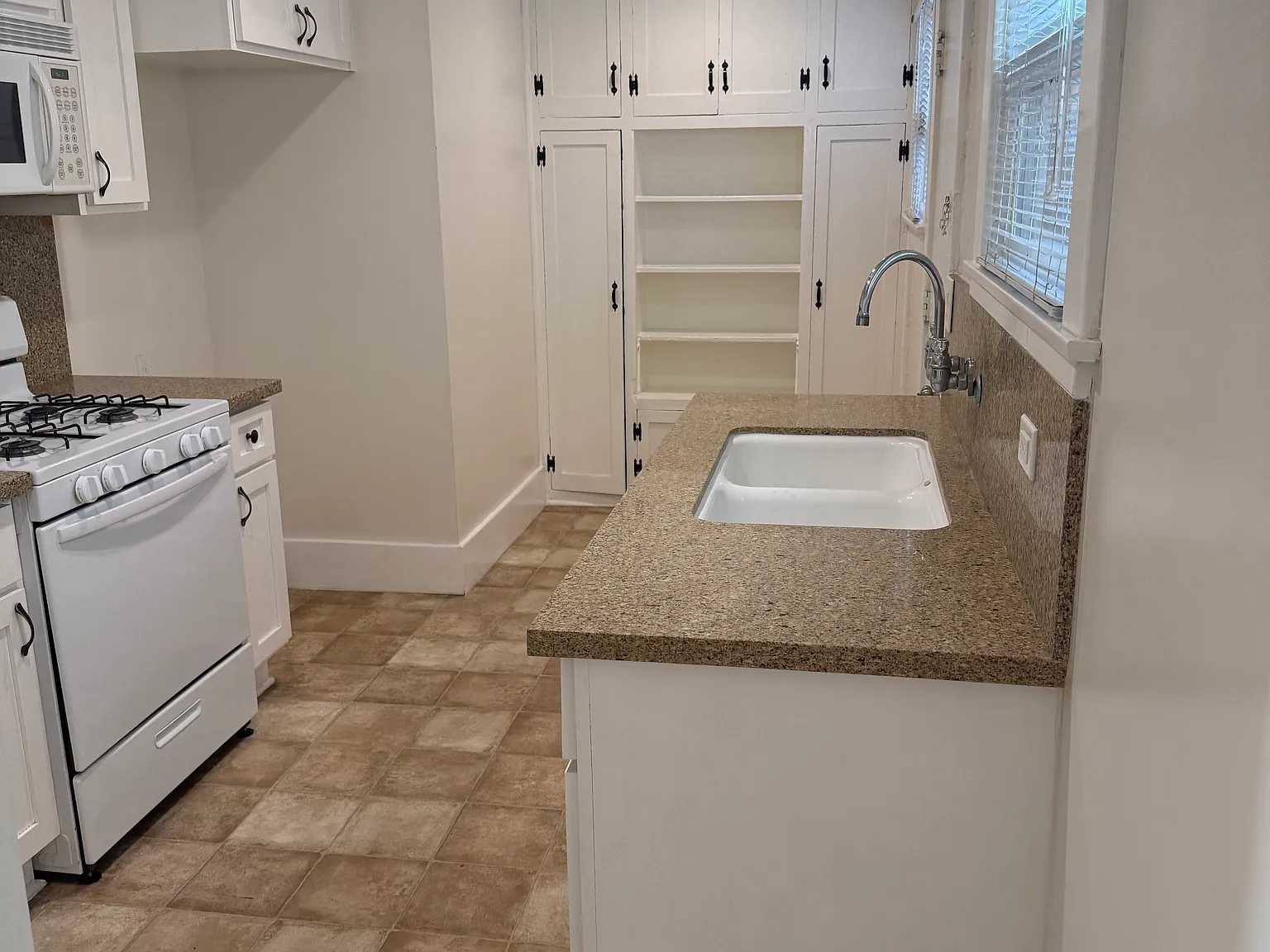 1 bed, $2,075 — Photo 4