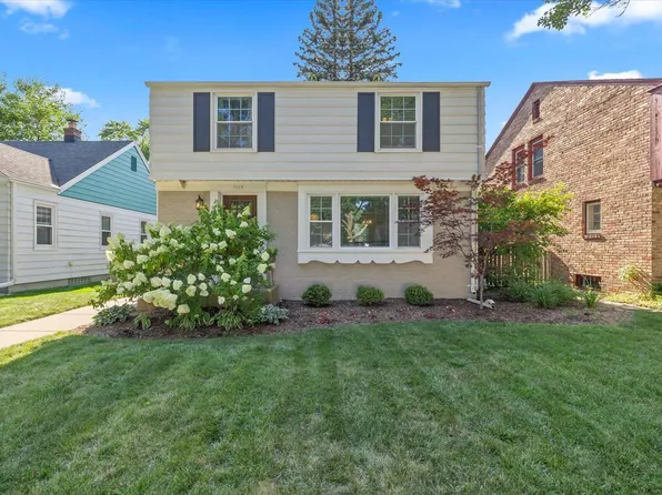 5319 North Bay Ridge AVENUE, Whitefish Bay, WI 53217