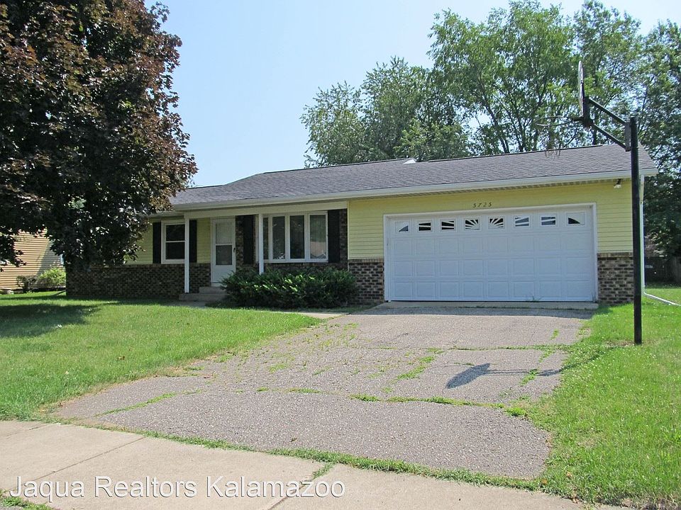 1st image of 5725 Newhaven Dr